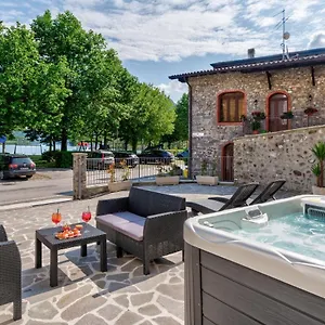 Apartment Casa Angelina, Crone